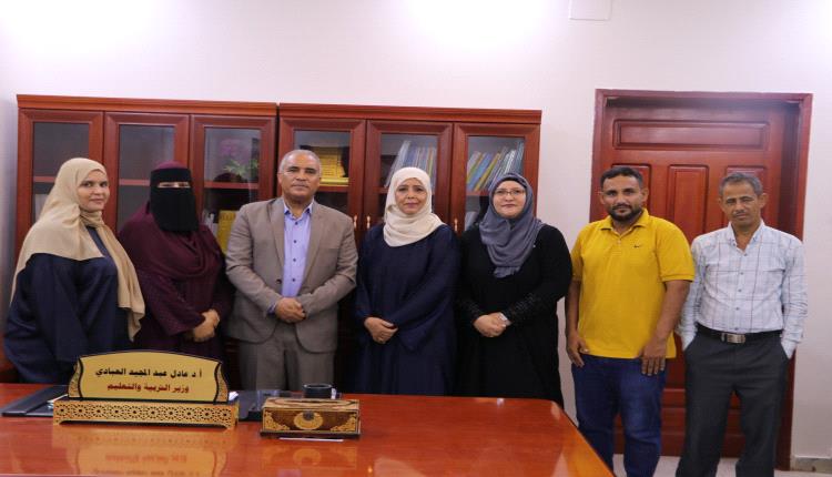 وزير التربية والتعليم يبحث مع رئيسة اللجنة الوطنية للمرأة تعزيز قدرات الكوادر النسائية ودعم تعليم الفتاة