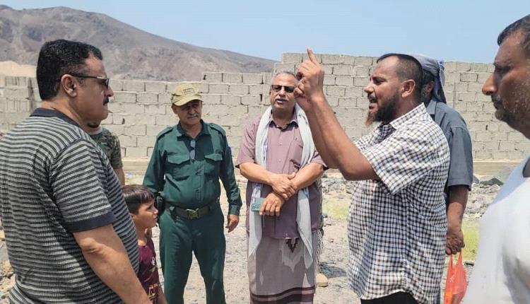 الداؤودي" يؤكد على معالجة مشكلة ضعف وانقطاعات المياه بمنطقة فقم في مديرية البريقة