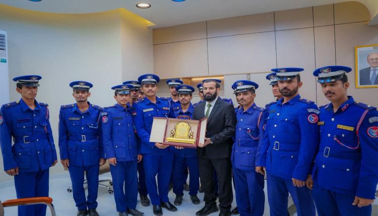 محافظ أبين يلتقي خريجي كلية الطيران والدفاع الجوي ويشيد بالكفاءات الوطنية المؤهلة