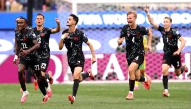كندا تحقق إنجازاً تاريخياً بفوز قاتل على جنوب إفريقيا وتبلغ ثمن نهائي مونديال 2026