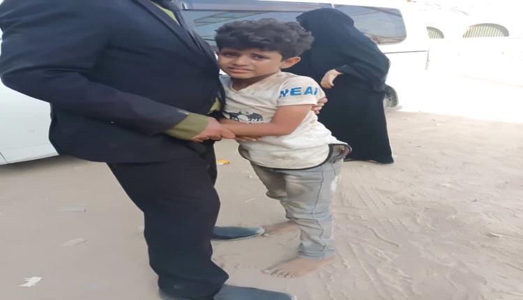 وفاة شخص وإصابة ثلاثة آخرين في حادث انقلاب سيارة على الخط الدولي بمديرية أحور