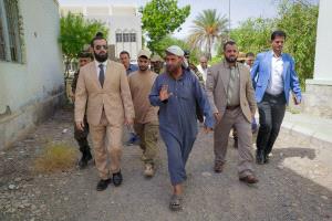 محافظ أبين يتفقد محطة أبحاث الكود ويشيد بدورها الريادي في تطوير القطاع الزراعي
