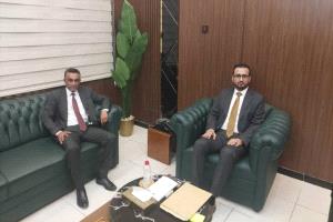 رئيس هيئة مشاريع مياه الريف يبحث مع وزير الخدمة المدنية جملة من قضايا  الهيئة