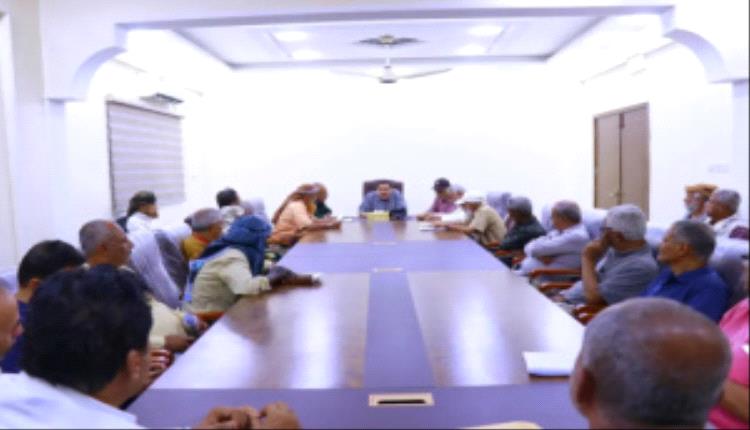 اللواء الشعيبي يترأس اجتماعًا موسعًا لتطوير أداء البحث الجنائي بعدن