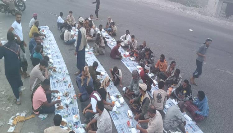 مؤسسة رؤيا المستقبل تنظم وجبة إفطار صائم في منطقة الكود بدعم فاعلة خير