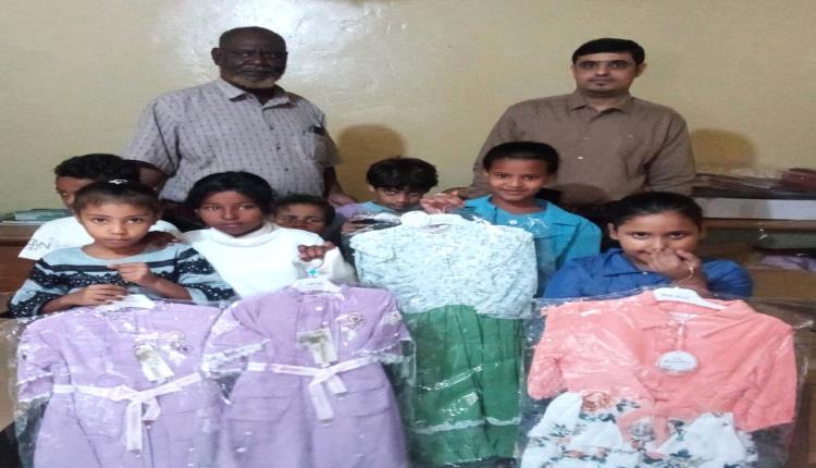 جمعية التفوق لرعاية وتأهيل اليتيم تنشر الفرحة في عيون 674 طفلًا يتيمًا بتوزيع الكسوة العيدية