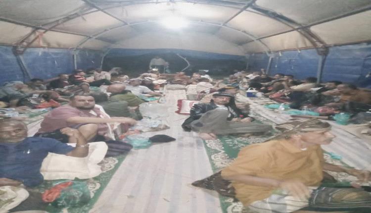 قيادات وشخصيات اجتماعية تؤدي واجب العزاء بوفاة والدة الشيخ محمد منصر العلوي بردفان