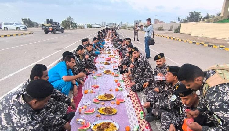 قائد قوات حرس المنشآت وحماية الشخصيات يقيم إفطارا على أرواح شهداء عدن