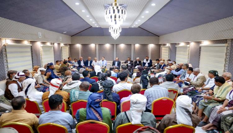 رئيس الوزراء يؤكد أن الاهتمام بمحافظة أبين أولوية حكومية بما يليق بتاريخها وتضحيات أبنائها(صور)