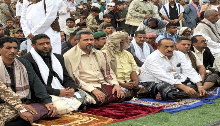 محافظ لحج الحالمي يؤدي صلاة العيد بالعاصمة الحوطة ويزور مستشفى ابن خلدون .