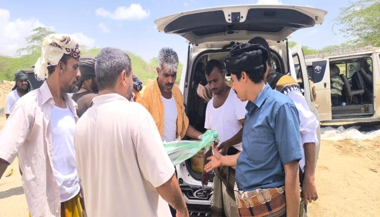 أهالي أحور يكرمون المسافرين المنقطعين من السيول: درة الكرم في وادي أحور