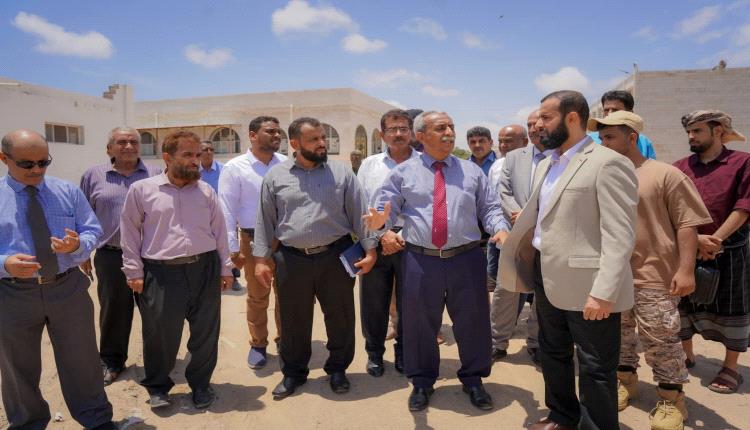 محافظ أبين يزور جامعة أبين ويشيد بما تحقق من إنجاز،  ويؤكد دعم  مسيرة التعليم