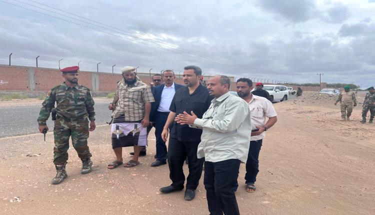 محافظ لحج " الحالمي " يعقد اجتماعاً مع قيادة مؤسسة المياه والصرف الصحي ويتفقد مشروعي الصرف الصحي وحقل وادي خير ويوجه بإجراءات عاجلة لاستئناف العمل