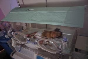 «مناشدة إنسانية: طفلة أبين تحتضر... فهل من مغيث؟»