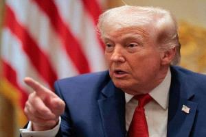 ترامب يهاجم بريطانيا وفرنسا: احصلوا على نفطكم بأنفسكم من مضيق هرمز