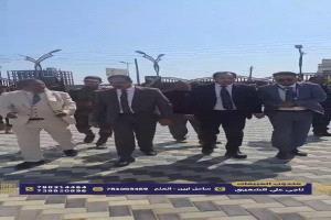 وزيري الاشغال والشباب والرياضة يطلعان على سير العمل بمشروع مدينة الخليج العربي ويشيدا بالنهضة العمرانية ونسبة الانجاز