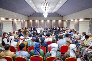 رئيس الوزراء يؤكد أن الاهتمام بمحافظة أبين أولوية حكومية بما يليق بتاريخها وتضحيات أبنائها(صور)