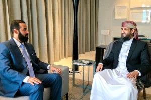 المحرّمي يلتقي محافظ أبين في الرياض ويؤكد دعمه لتعزيز الأمن وإنهاء الجبايات غير القانونية