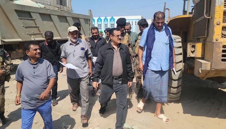 مدير عام المنصورة يدشن مشروع استكمال بناء مكاتب السلطة المحلية بالمديرية
