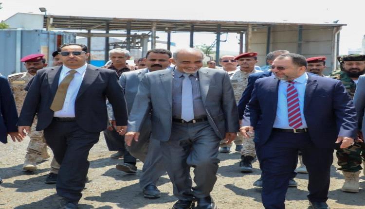 عضو مجلس القيادة الصبيحي يؤكد أهمية مضاعفة الجهود لتحسين خدمة الكهرباء