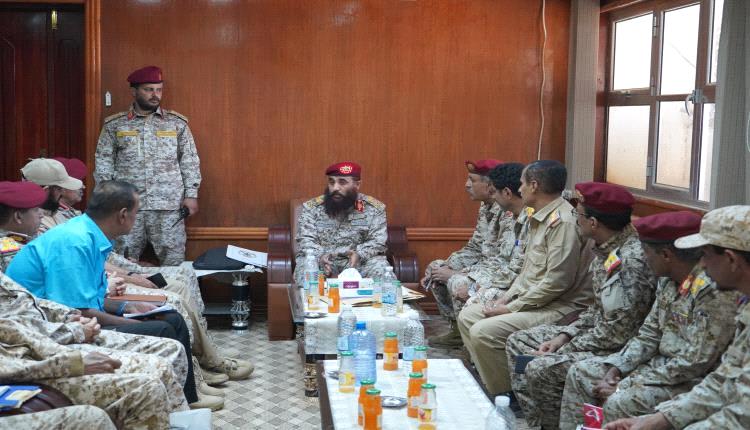 عدن: مراسم استلام وتسليم قيادة المنطقة العسكرية الرابعة بحضور لجنة من وزارة الدفاع