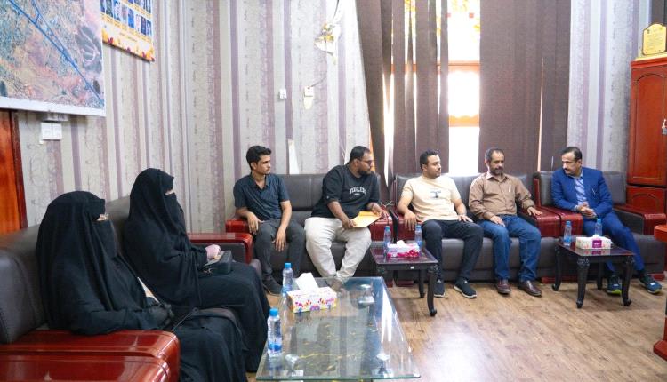 المحافظ بن الوزير يطّلع على ترتيبات إشهار منصة “دليل شبوة الطبي” ويؤكد دعم السلطة المحلية لتطوير الخدمات الصحية الرقمية.