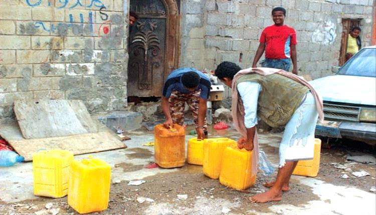 أزمة مياه خانقة تضرب الممدارة والمنصورة في عدن ومطالبات عاجلة بتدخل المحافظ ومؤسسة المياه