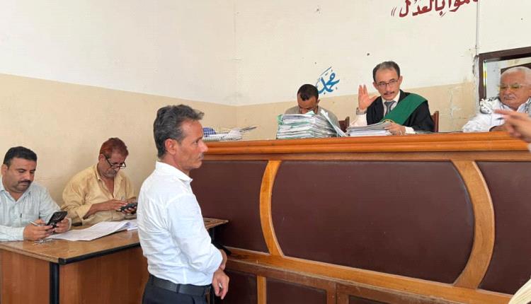 بينها الإعدام ضربا بالسيف .. محكمة الحبيلين الابتدائية بلحج تصدر أحكاماً رادعة في قضايا قتل وتفجير وسرقة