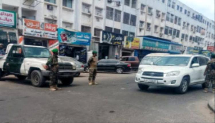 الأمن الوطني بعدن ينفذ حملة واسعة لضبط المظاهر المسلحة في الشيخ عثمان