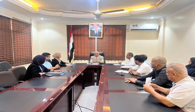 الوزير الشرجبي يناقش مع منظمة يمن آيد التحضيرات لمؤتمر المناخ ويلتقي مسؤول المياه في اليونيسيف