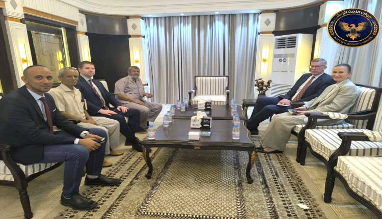 اللواء الجمالي يلتقي وفد مكتب المبعوث الأممي بعدن ويؤكد على أهمية الشراكة الأمنية
