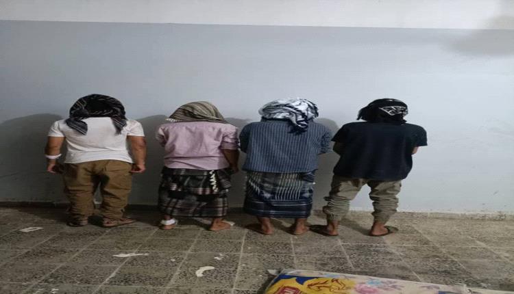 أمن خنفر: ضبط المتهمين بأحداث سوق جعار في عملية ناجحة بمدينة زنجبار وجاري التحقيق معهم