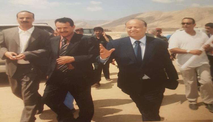 نائب وزير السياحة الشيخ " محمد حسين الدهبلي " يعزي بوفاة الرئيس الأسبق المشير عبدربه منصور هادي