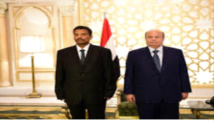 محافظ ابين  الأسبق  اللواء الركن ابو بكر حسين سالم  يعزي في وفاة الرئيس اليمني الأسبق عبدربه منصور هادي ويشيد بمسيرته الوطنية