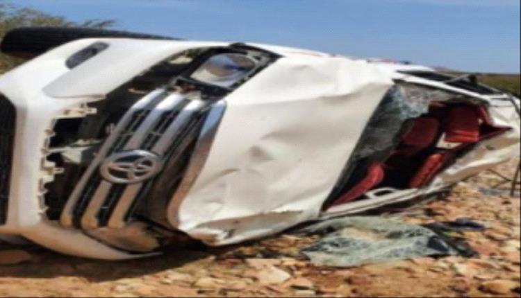 سقطرى..مقتل 3 مسافرين وإصابة 6 آخرين في حادث مروري مروع