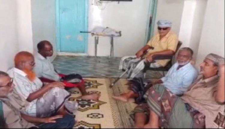 انتقالي الديس الشرقية يزور أسرة الشهيد الوحيري ويتفقد قيادات تربوية ورياضية في لفتة عيدية وإنسانية