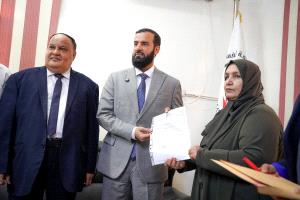 المحافظ الرباش يقدم إقرار الذمة المالية، ويبحث مع الهيئة الوطنية العليا لمكافحة الفساد إنشاء فرع للهيئة بمحافظة أبين