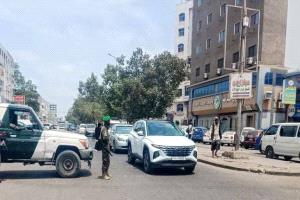 الأمن الوطني بعدن ينفذ حملة أمنية لضبط المظاهر المسلحة في الشيخ عثمان