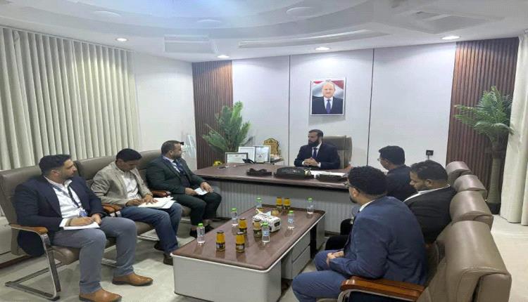 محافظ أبين يلتقي رئيس بعثة منظمة الهجرة الدولية ويبحثان تعزيز التدخلات الإنسانية والتنموية في المحافظة