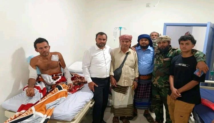 نقل الجريح عماد الجريري إلى مصر لاستكمال العلاج إثر إصابته في جبهة باب المندب