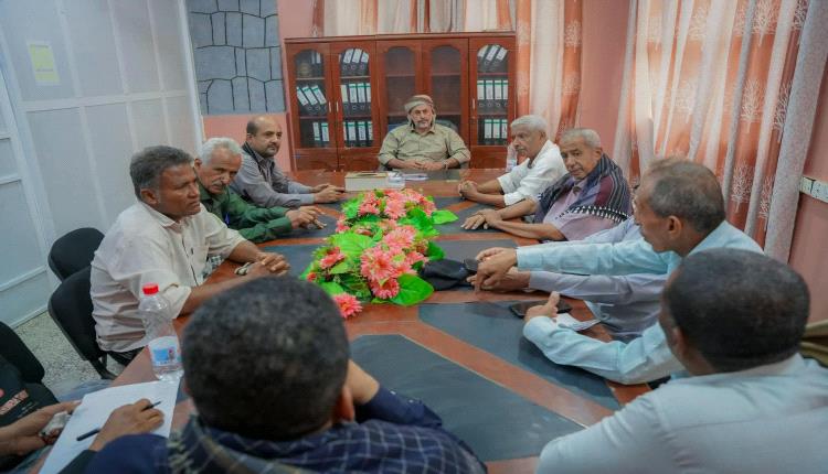 مدير عام زنجبار يترأس اجتماعًا موسعًا لتفعيل الإيرادات واستعادة أصول الدولة وإقرار إصلاحات إدارية شاملة