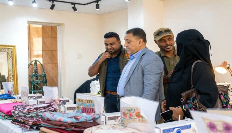 نائب محافظ أبين يشيد بمبادرات التمكين الاقتصادي خلال توزيع منح إنتاجية لـ30 مستفيدة من ذوات الإعاقة والأشد فقرًا