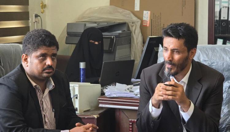 مدير الصناعة والتجارة بأبين يعقد أول اجتماع بالموظفين عقب تعيينه
