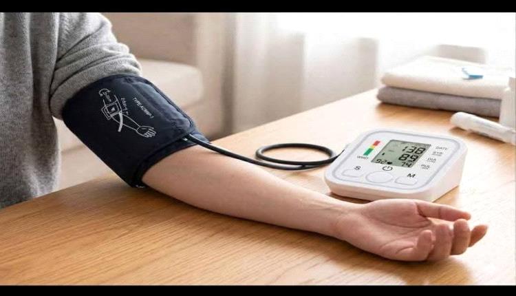7 فواكه قد تساعد على ضبط ضغط الدم.. لكنها ليست بديلاً عن الدواء