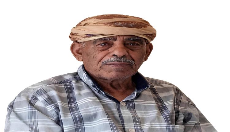 مدير تربية يافع رُصُد يعزّي القاضي زين الرشيدي في وفاة والده