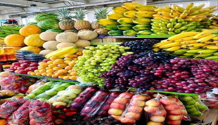 دراسة علمية تحذر من التخلص من قشور الفواكه والخضروات وتكشف فوائد غذائية تفوق اللب