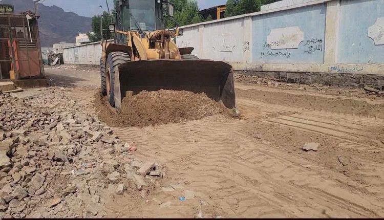الداؤودي: 70% نسبة إنجاز مشروع إعادة تأهيل الشارع المتفرع من كورنيش كود النمر - مدرسة 26 سبتمبر بالبريقة