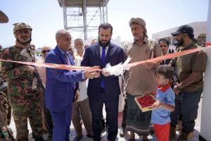 محافظ أبين يزور الجامعة ويفتتح مبنى المختبرات بكلية التربية وحديقة كلية الإدارة والاقتصاد