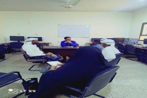 مدير تربية أبين يلتقي لجنة المعلمين المتطوعين في خنفر وزنجبار ويناقش مطالبهم