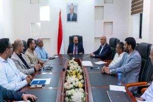 وزير الاتصالات يعقد اجتماعاً موسعاً بقيادات الوزارة ويؤكد أهمية توفير اتصالات آمنة لإسناد «فجر اليمن»